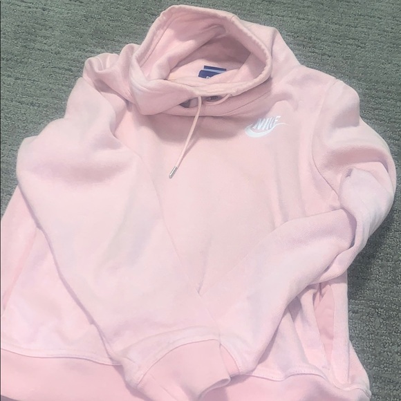 light pink nike sweatshirt